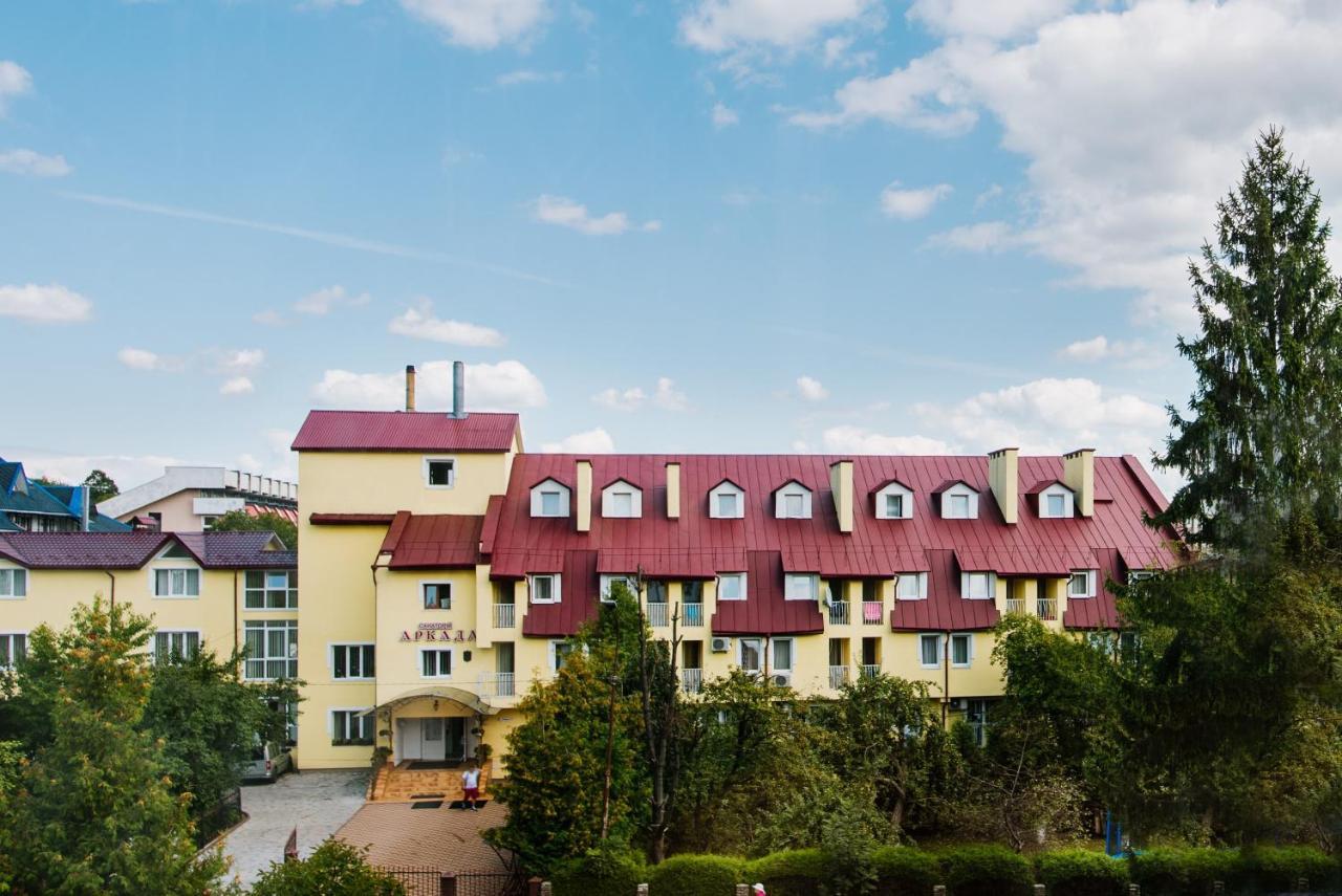 ARKADA Sanatorium Hotel Truskavec' Esterno foto