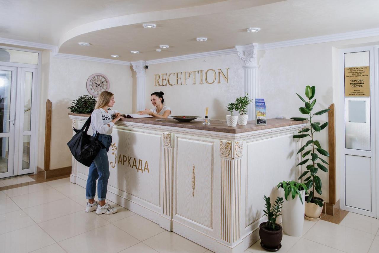 ARKADA Sanatorium Hotel Truskavec' Esterno foto