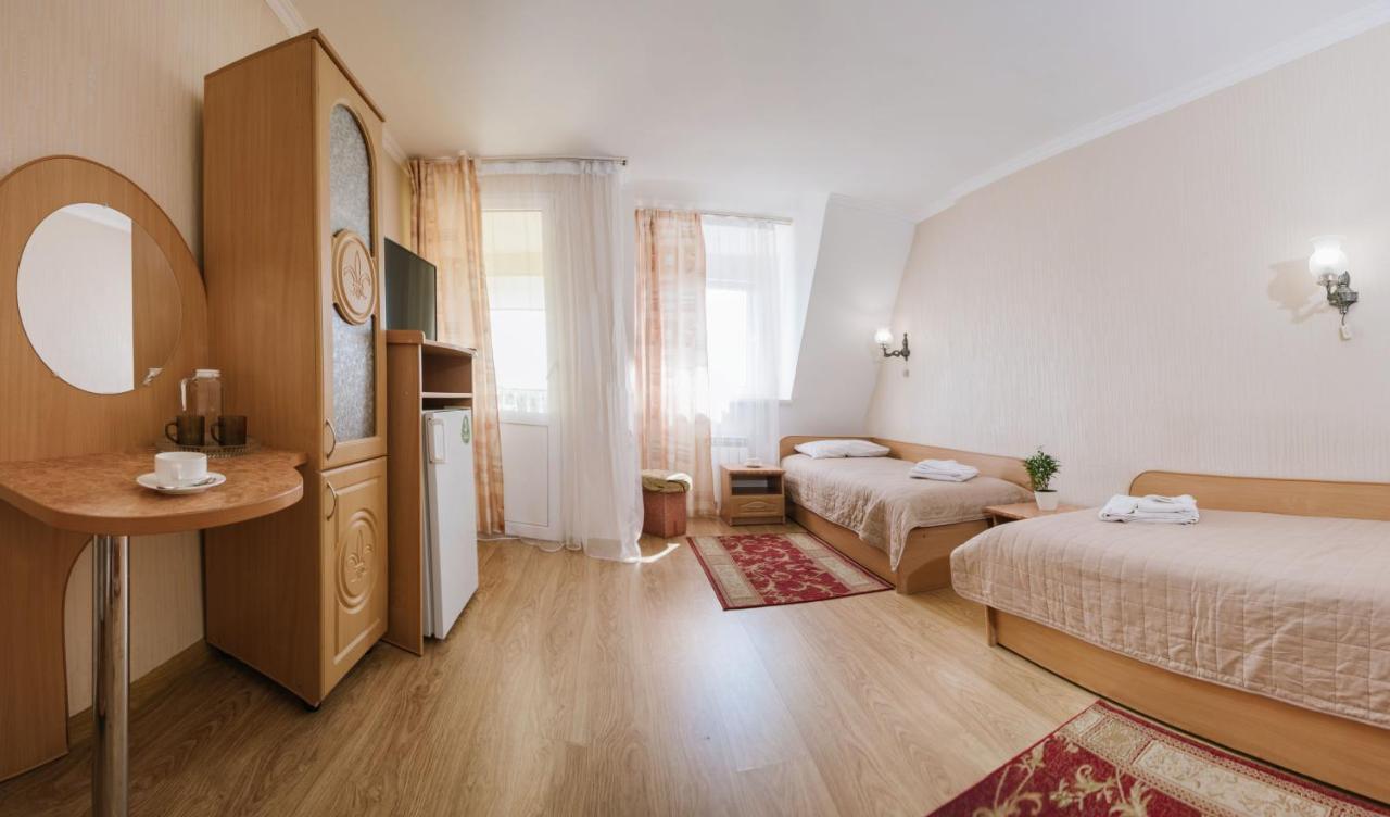 ARKADA Sanatorium Hotel Truskavec' Esterno foto