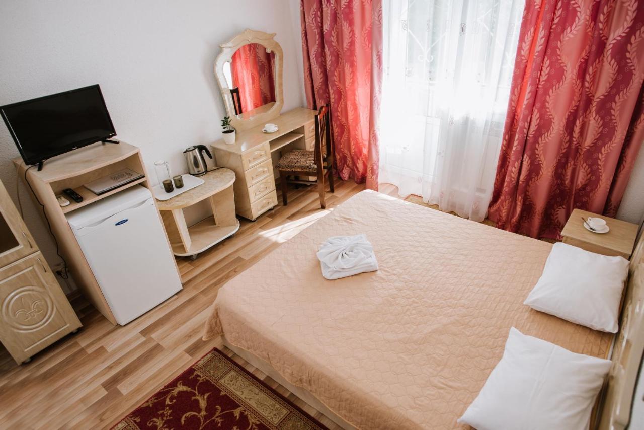ARKADA Sanatorium Hotel Truskavec' Esterno foto