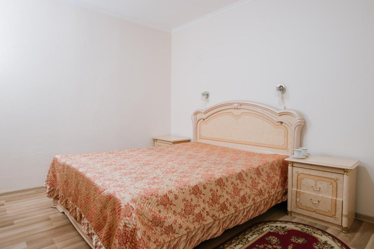 ARKADA Sanatorium Hotel Truskavec' Esterno foto