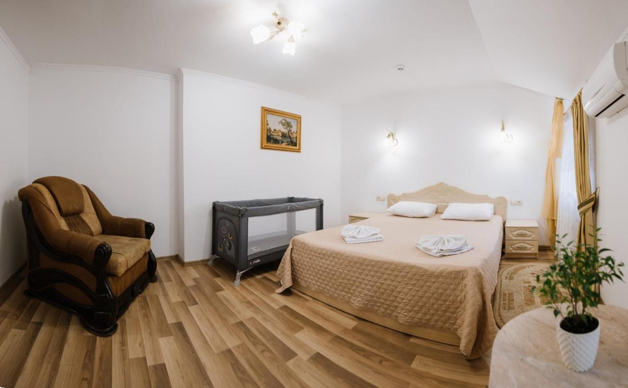 ARKADA Sanatorium Hotel Truskavec' Esterno foto