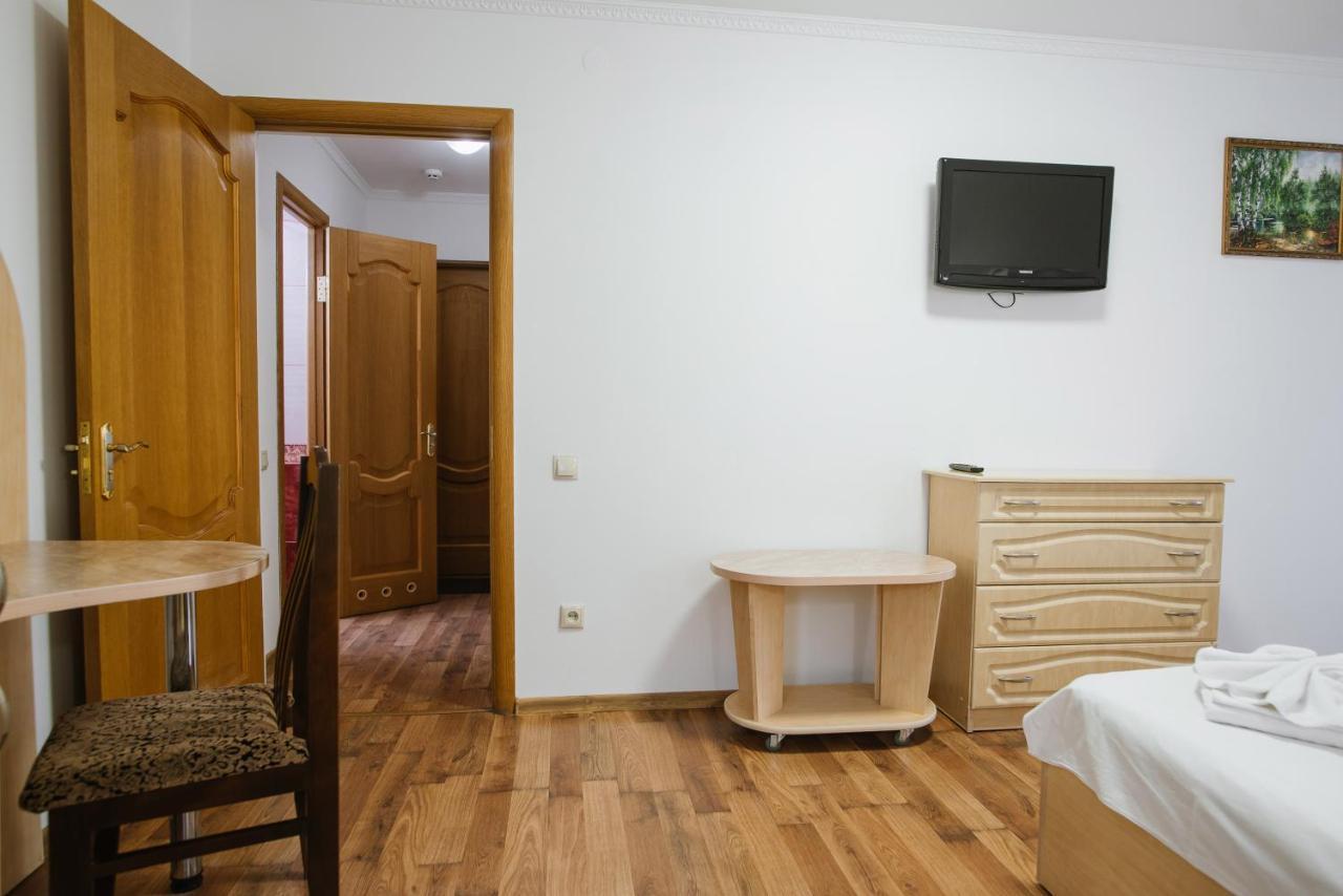 ARKADA Sanatorium Hotel Truskavec' Esterno foto